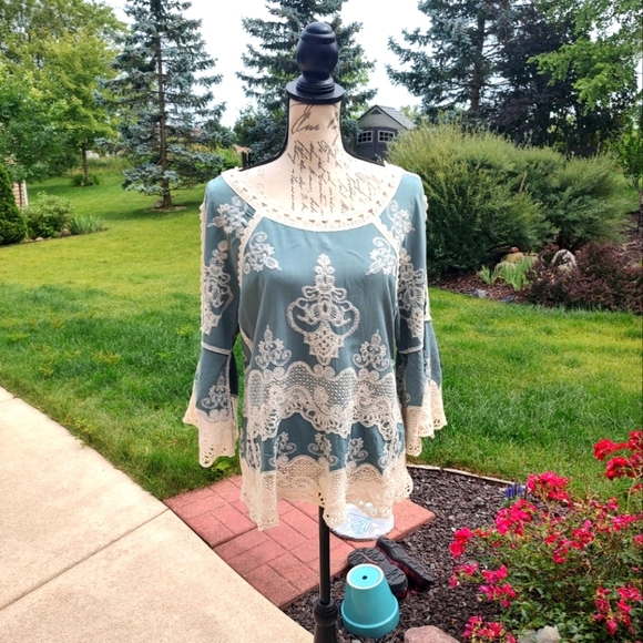Democracy Tops - Democracy Baggy Small Lace Cold Shoulder Top!